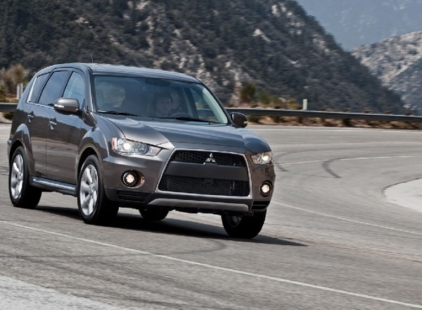 Mitsubishi Outlander - Kolejna generacja trafia do salonów