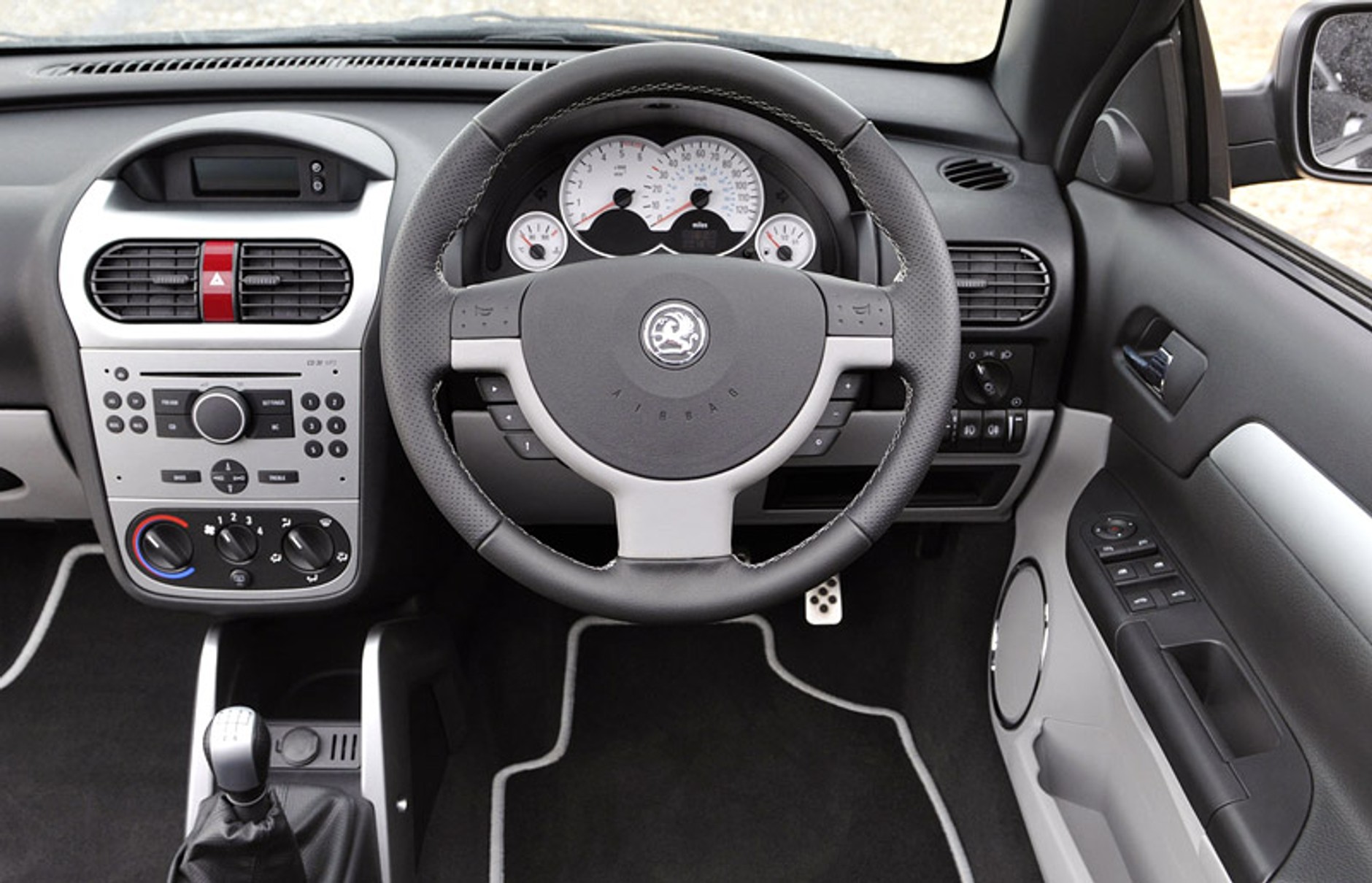 Vauxhall Tigra Sport Rouge: CC o wyglądzie kabrioletu