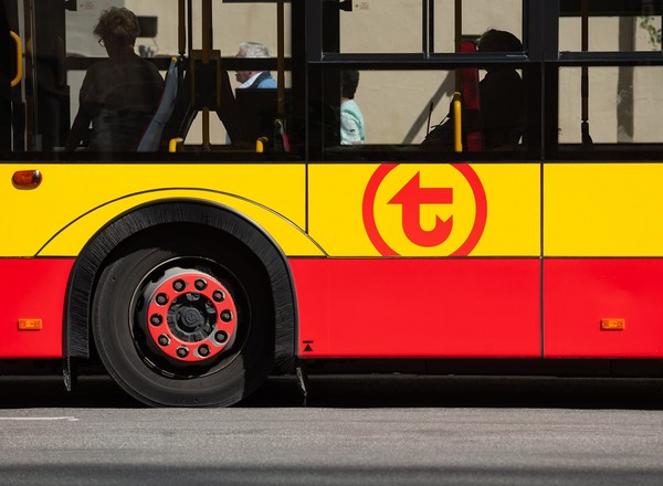 Kierowca autobusu w Warszawie miał ponad dwa promile, kluczyki zabrała mu pasażerka