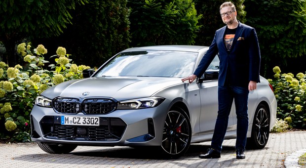 Jeździłem zmodernizowanym BMW serii 3. Poznanie jego największej niespodzianki wymaga otwarcia drzwi