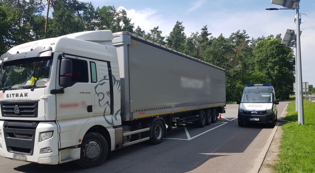 Chiński TIR marki Sitrak