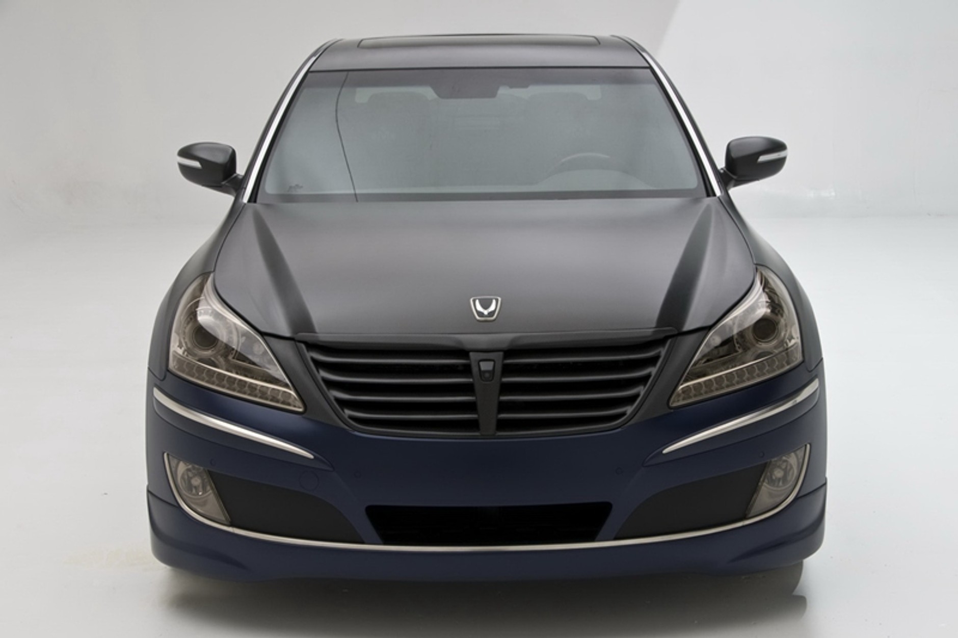 Hyundai Equus w wersji „Zjedź mi z drogi, złamasie!”