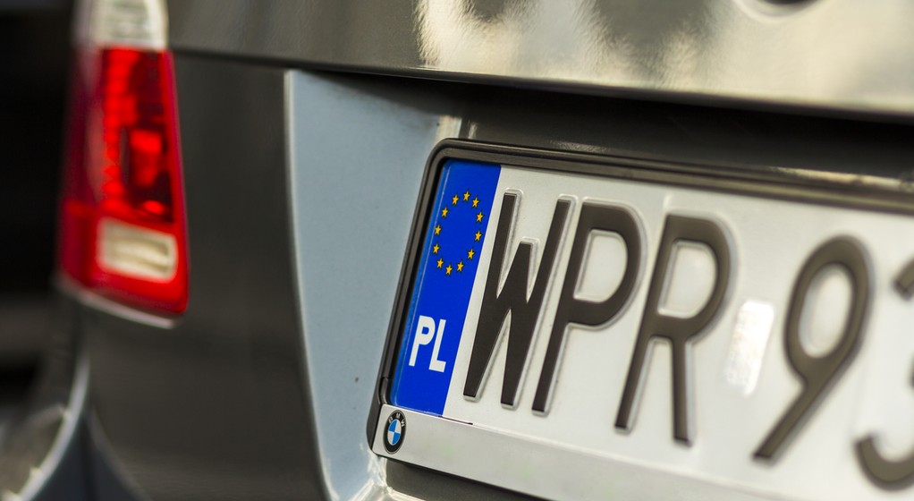 W nowym roku rejestracja auta nie będzie się wiązała z chodzeniem do urzędów