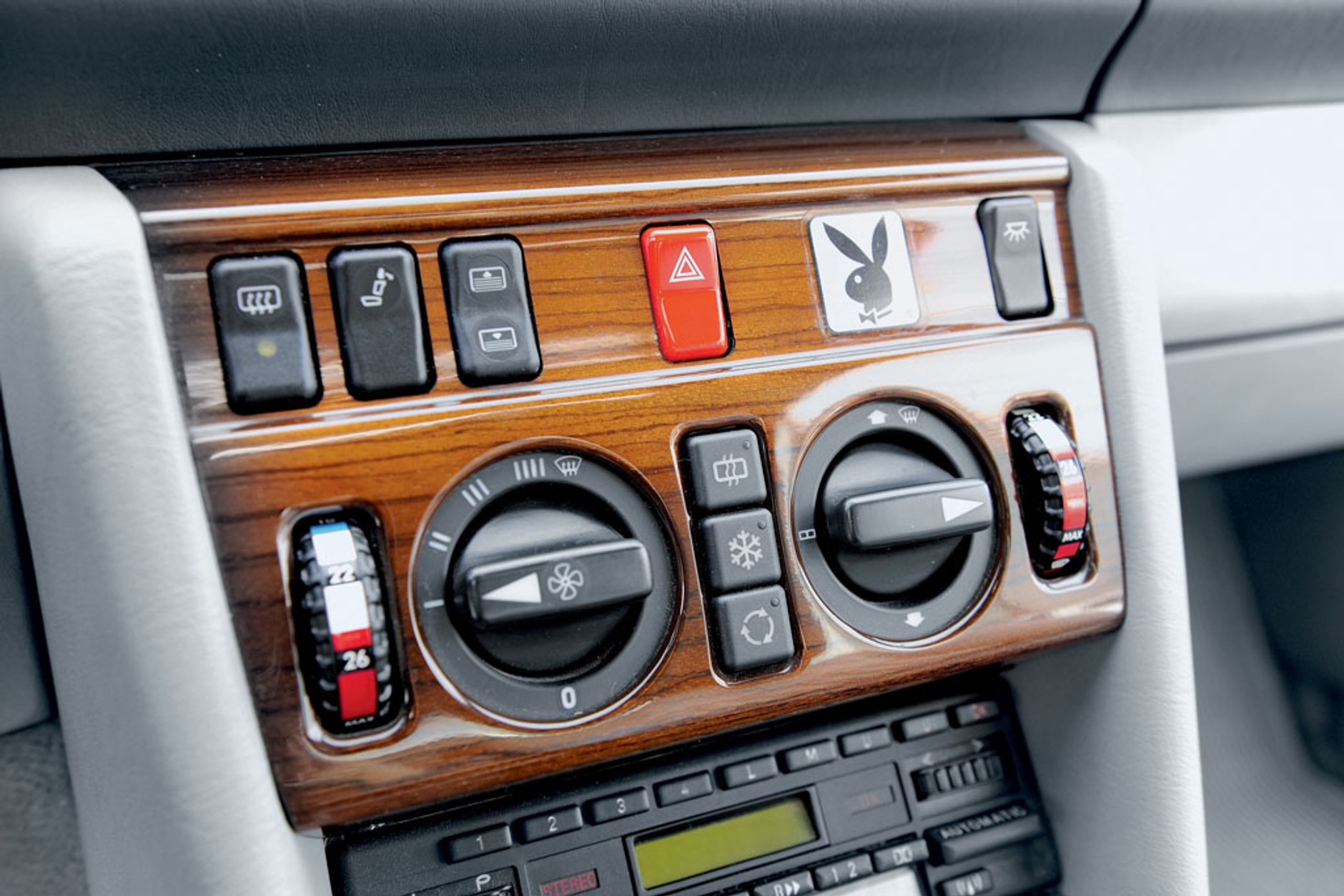 Mercedes 300 CE - skromne coupe