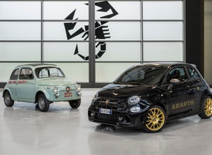 Abarth 695 75° Anniversario. Jubileuszowa edycja marki ze skorpionem w logo