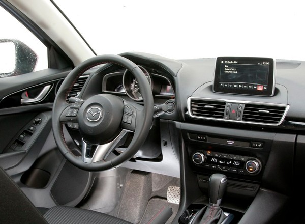 Nowa Mazda 3 – instrumenty mogą być przejrzyste