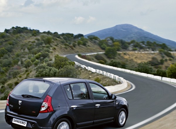 Dacia: Sandero Hi-Flex w salonach w maju - można już składać zamówienia