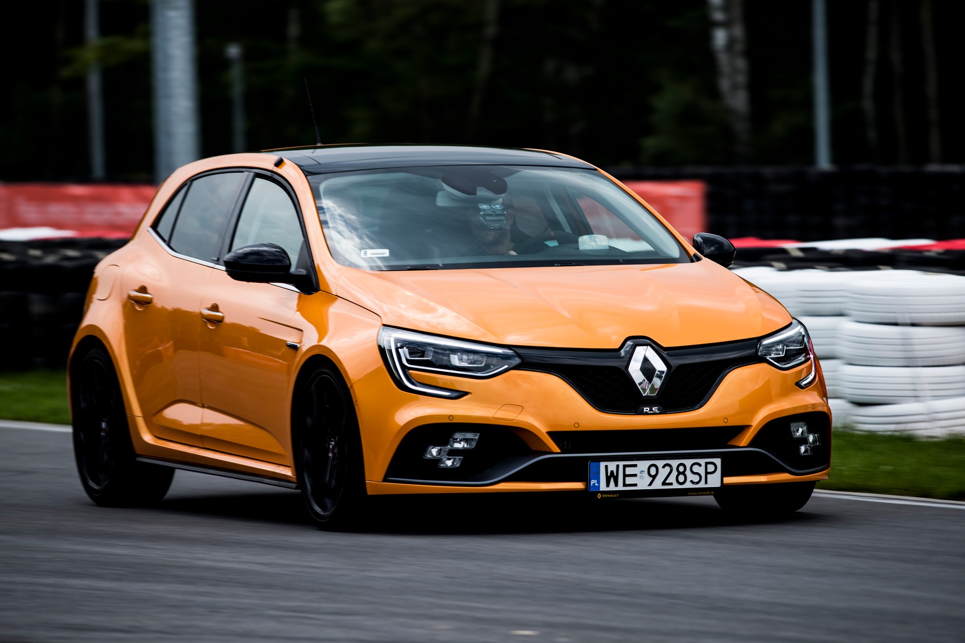 Toyota GT86 vs Renault Megane RS