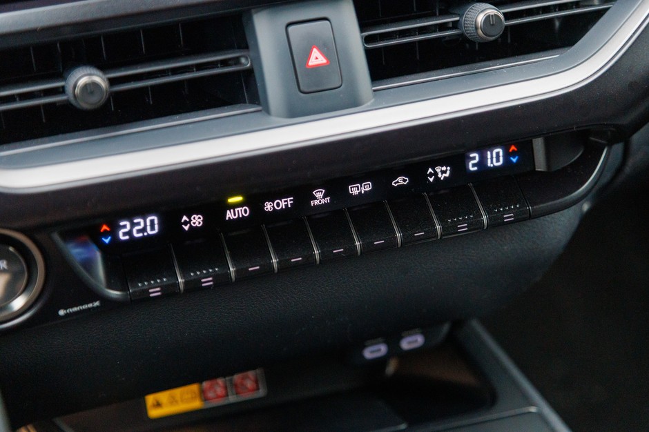 2024 Lexus UX300h