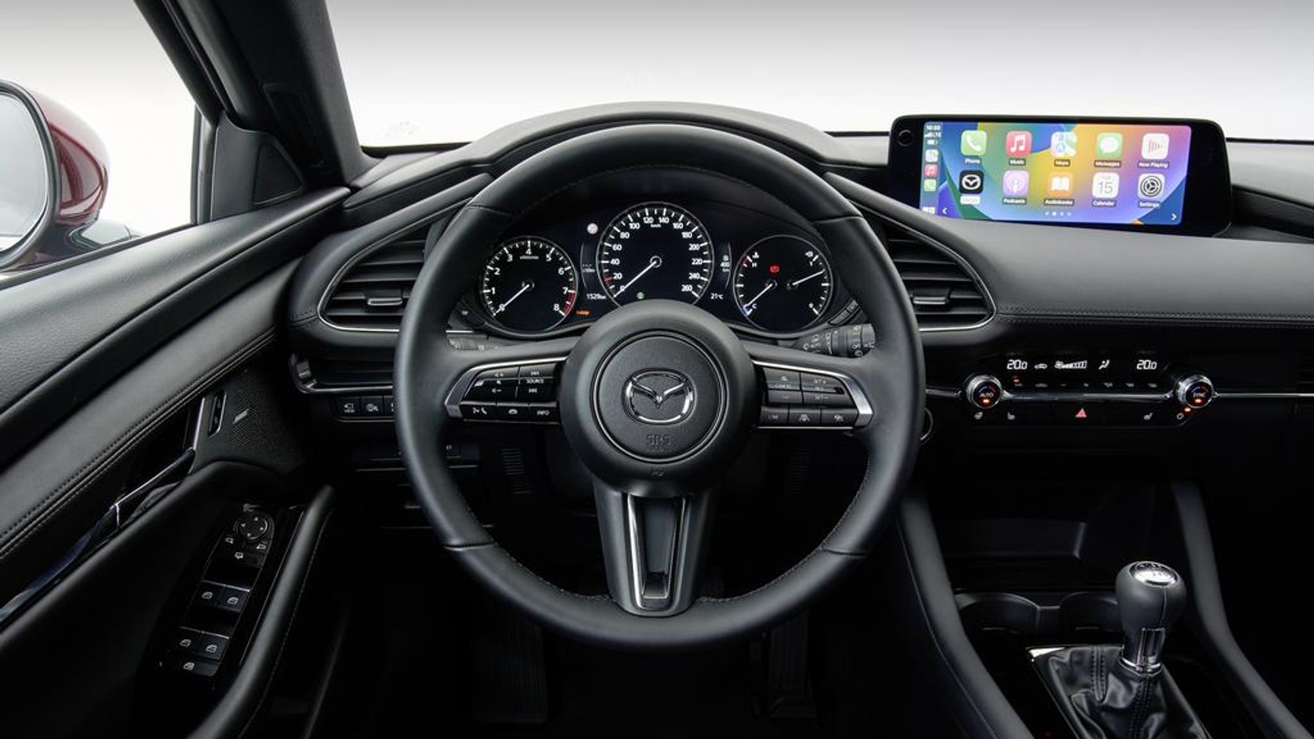 Mazda M 3 Hybrid wnętrze