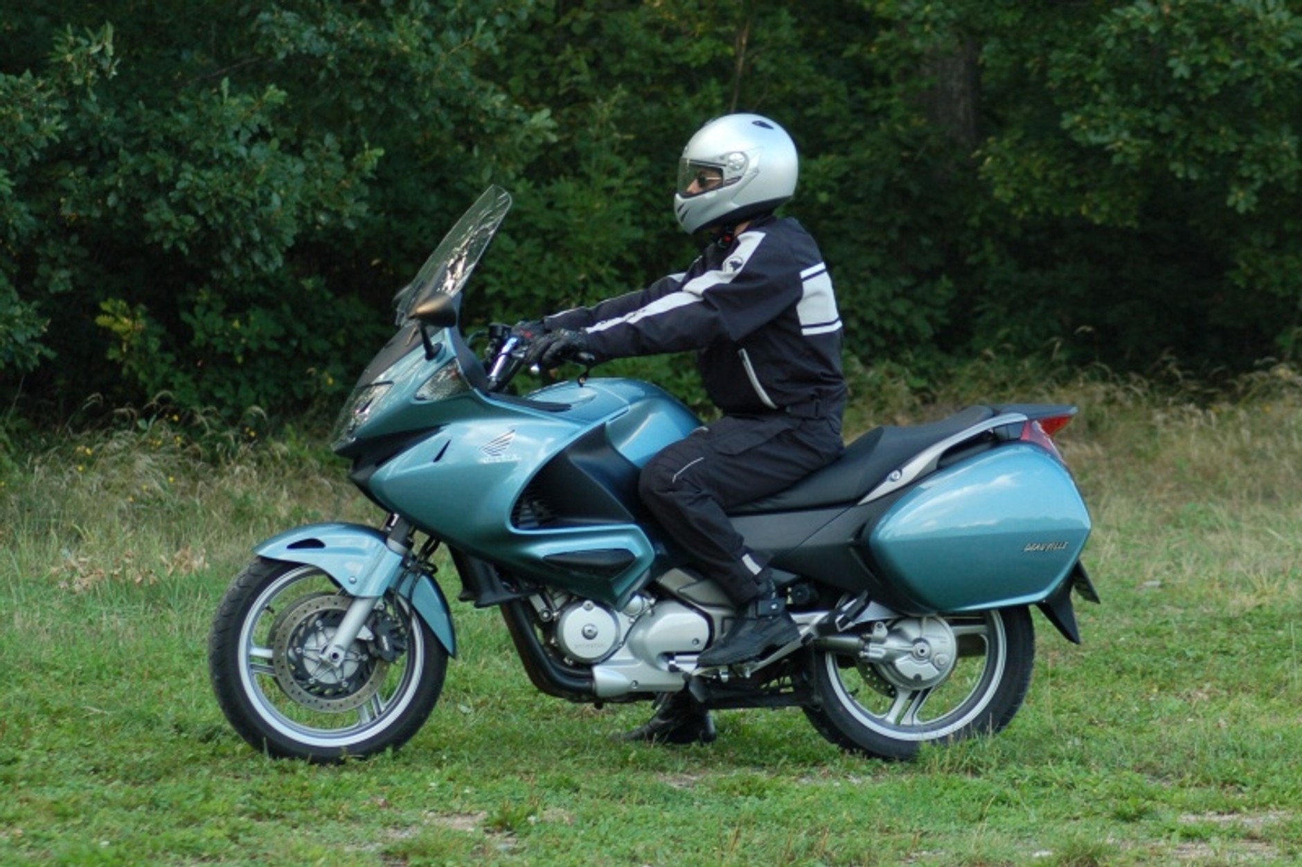 Honda NT700V Deauville – motorem na wakacje (test)