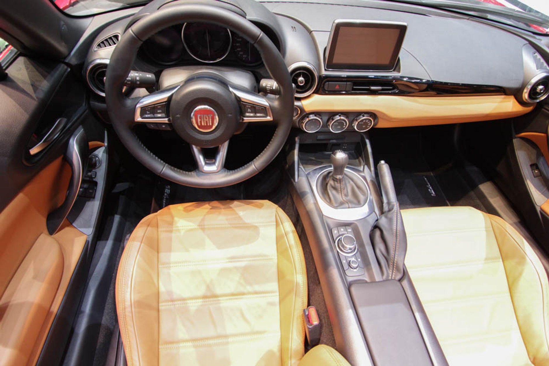 Fiat 124 Spider (Genewa 2016)