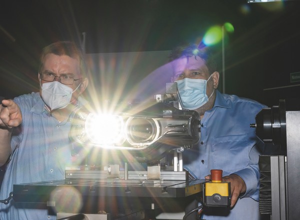 Test lamp ksenonowych. Czy tanie ksenony świecą tak samo, jak markowe?