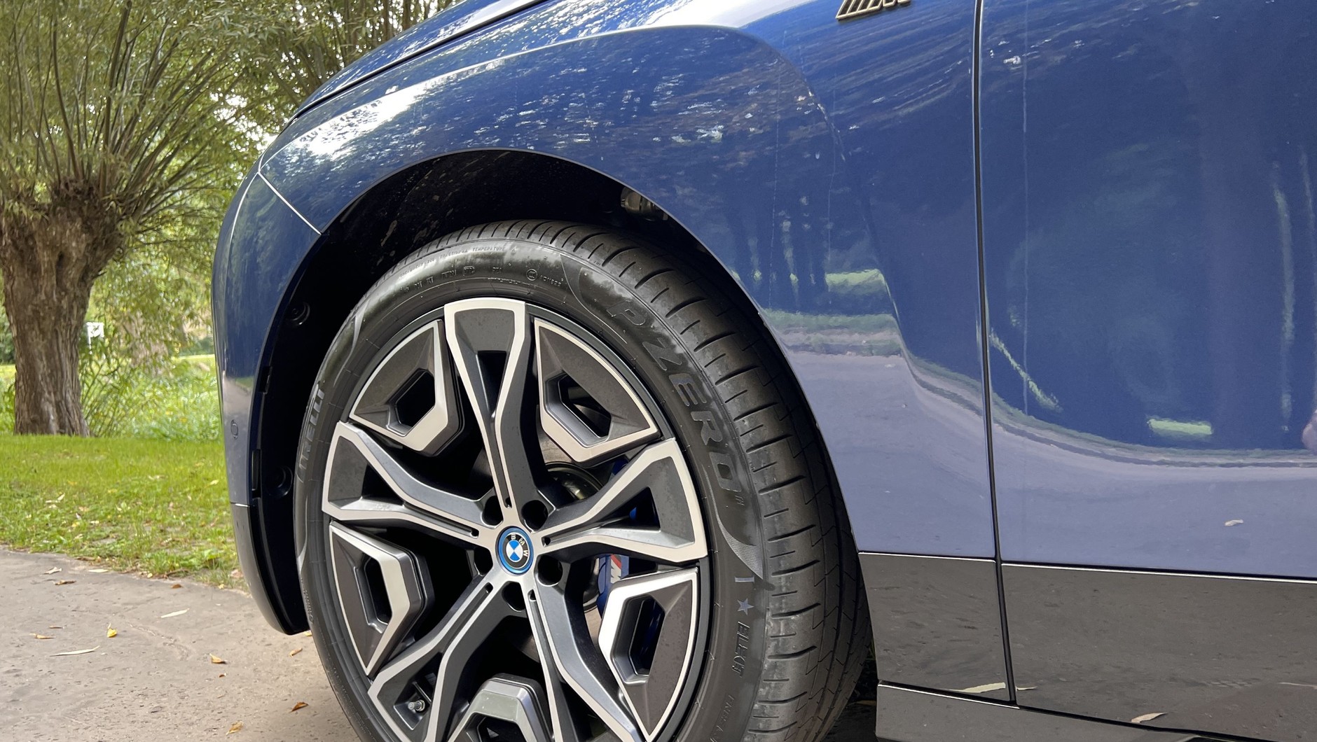 BMW iX M60
