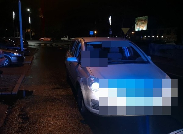 13-latek próbował uniknąć policyjnej kontroli drogowej. Do auta wsiadł, bo… się nudził