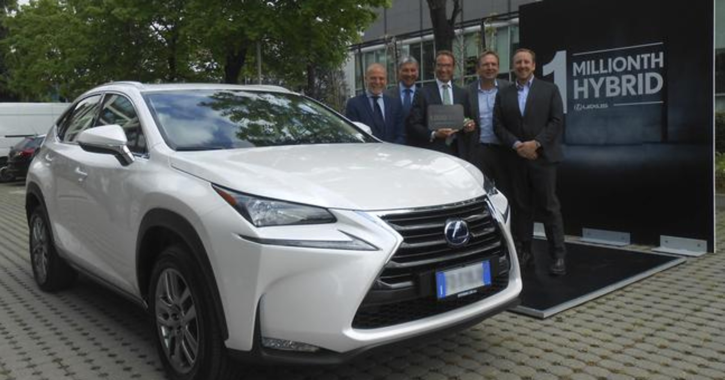 ! mln Lexus