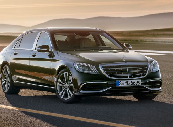 Odnowiony Mercedes-Benz klasa S. Zmiany nie są rewolucyjne, ale zmierzają w kierunku autonomicznej motoryzacji