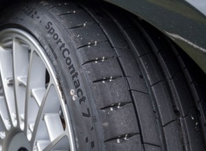 Test opon letnich do aut sportowych w rozmiarze 225/40 R18