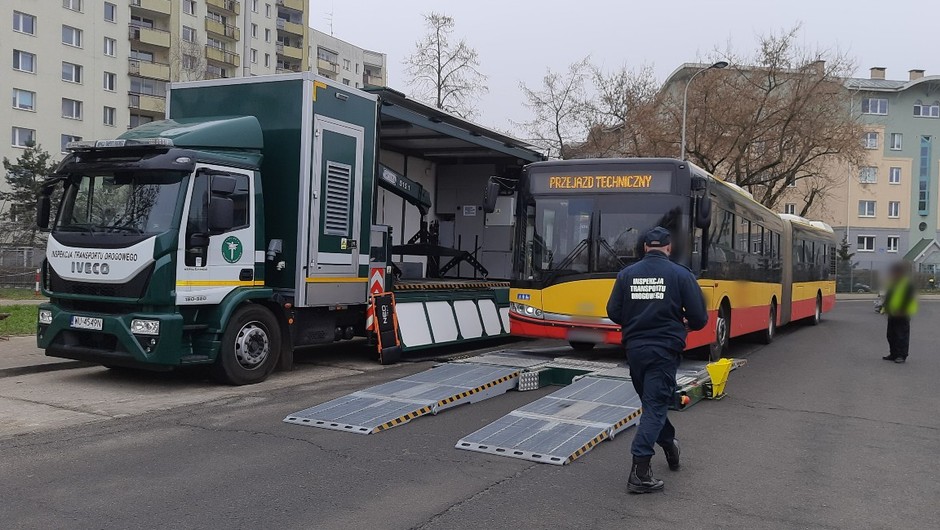 Funkcjonariusze ITD skontrolowali autobusy na Mazowszu