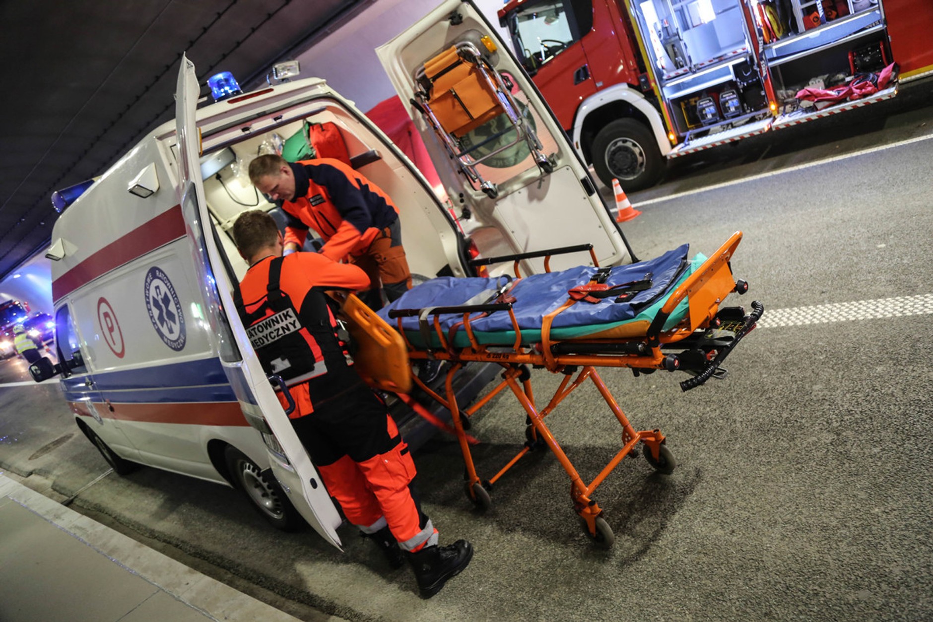 Ćwiczenia w tunelu drogi S7 na Zakopiance