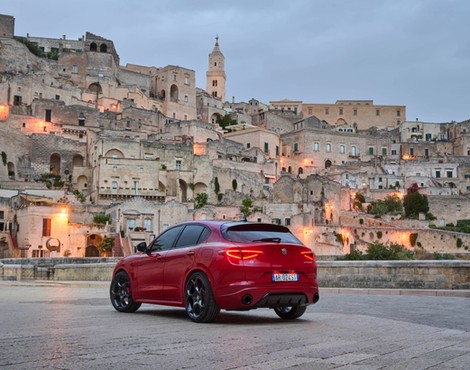 Alfa Romeo Stelvio Tributo Italiano