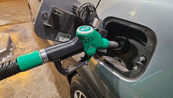 Promocje na stacjach paliw nie tylko na Wszystkich Świętych. Sprawdziliśmy wszystkie sieci