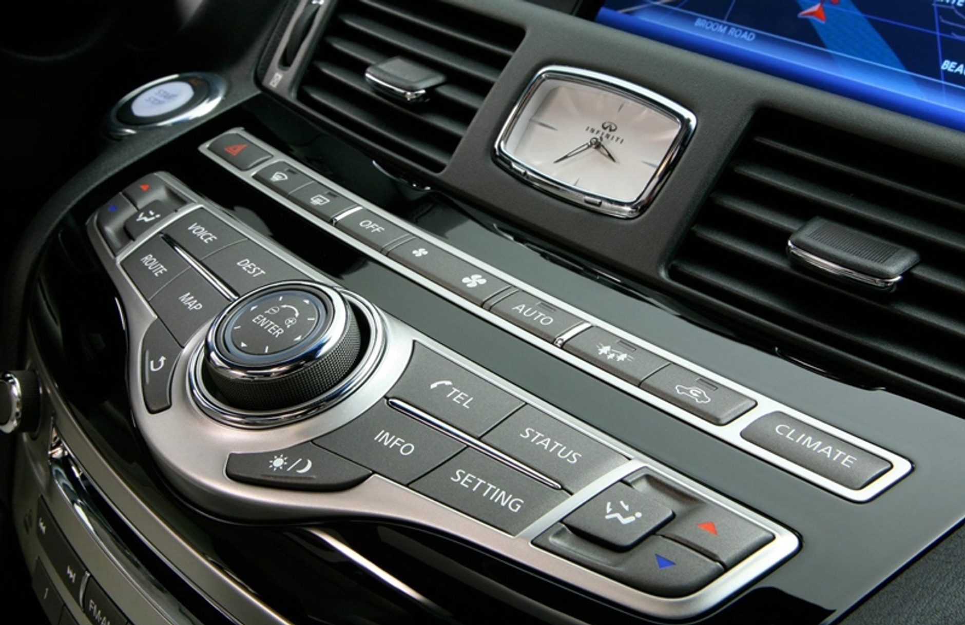 Infiniti M – pachnie w nim lasem, a pedał gazu nie słucha kierowcy