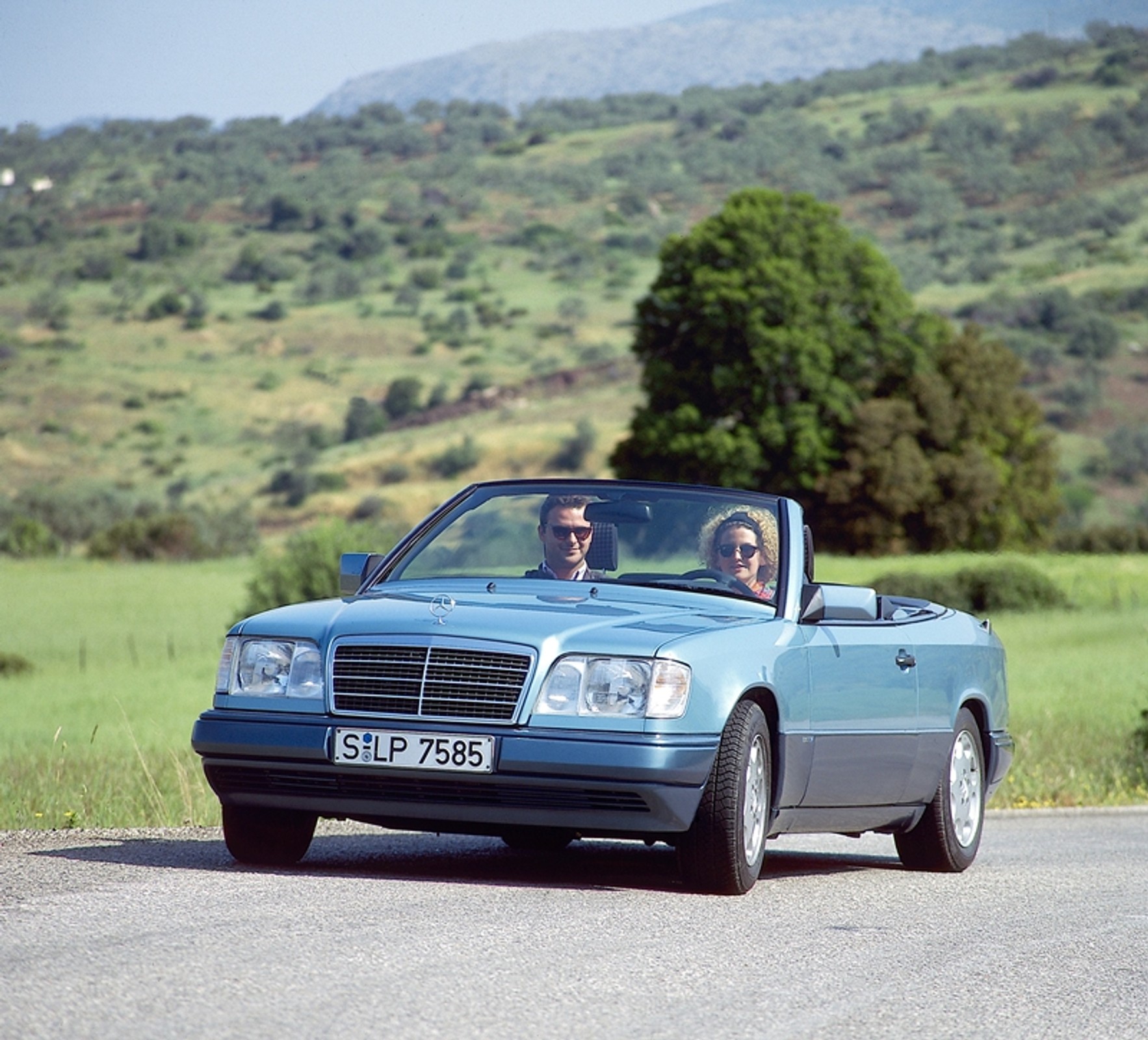 Mercedes W124 Cabrio – z pięknem trzeba obcować