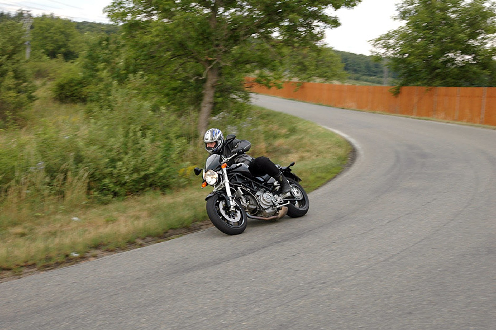 Ducati Monster S2R 1000: stary znajomy (test)