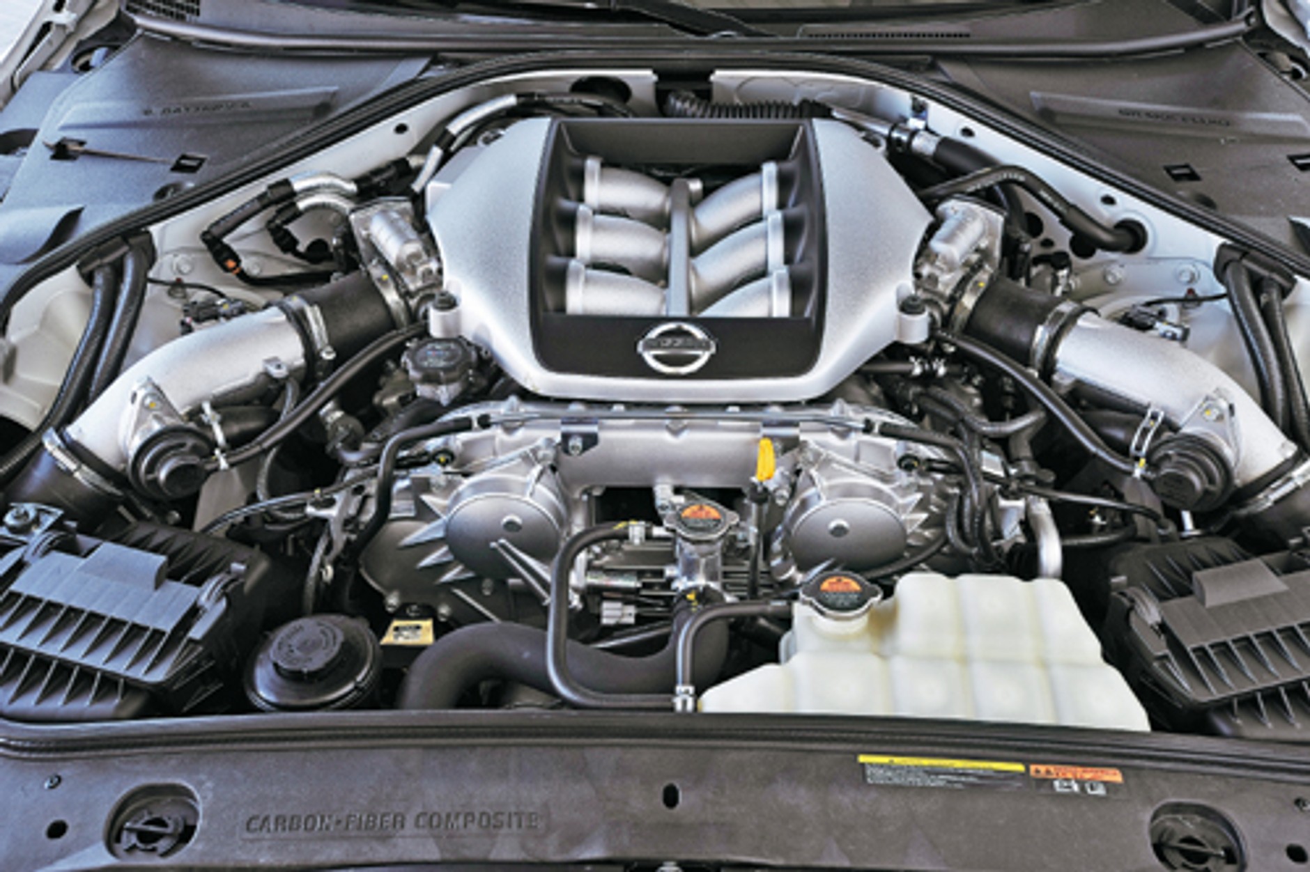 Nissan GT-R staje do walki z Audi R8 v10 i Porsche 911 Turbo. Test aut sportowych: Samuraj kontra niemieccy wojownicy