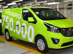 Jubileuszowy Opel Vivaro z Luton