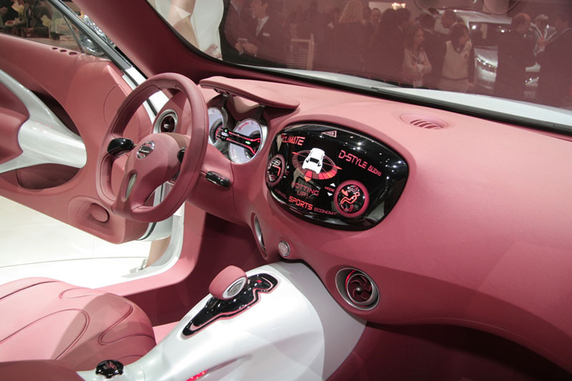 Genewa 2009: Nissan Qazana – terenowa żaba