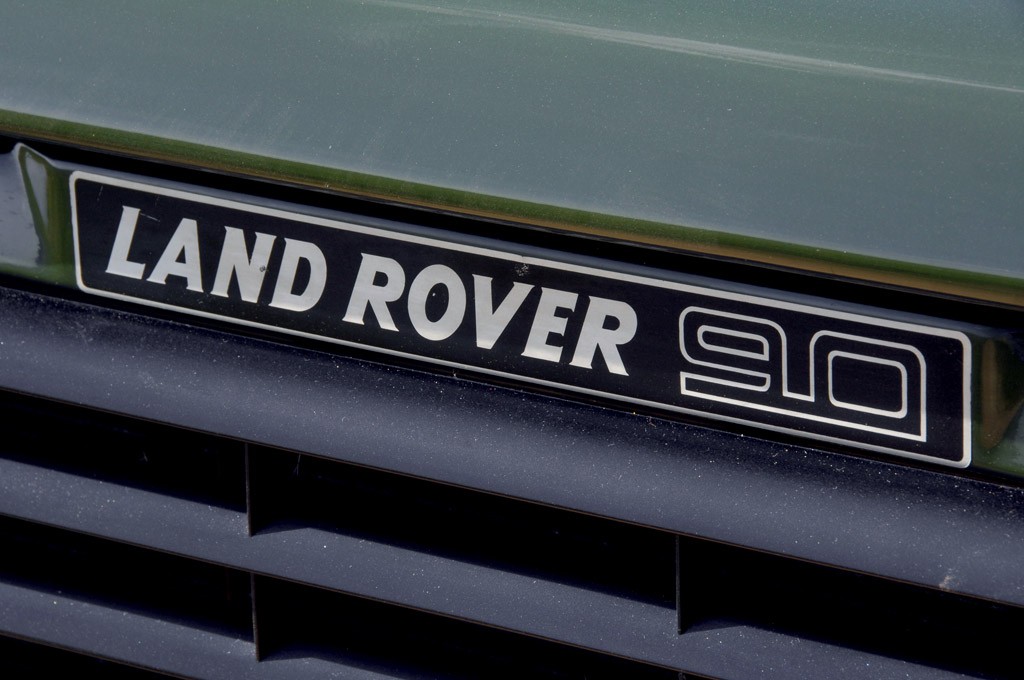 Land Rover Defender: legenda off-roadu