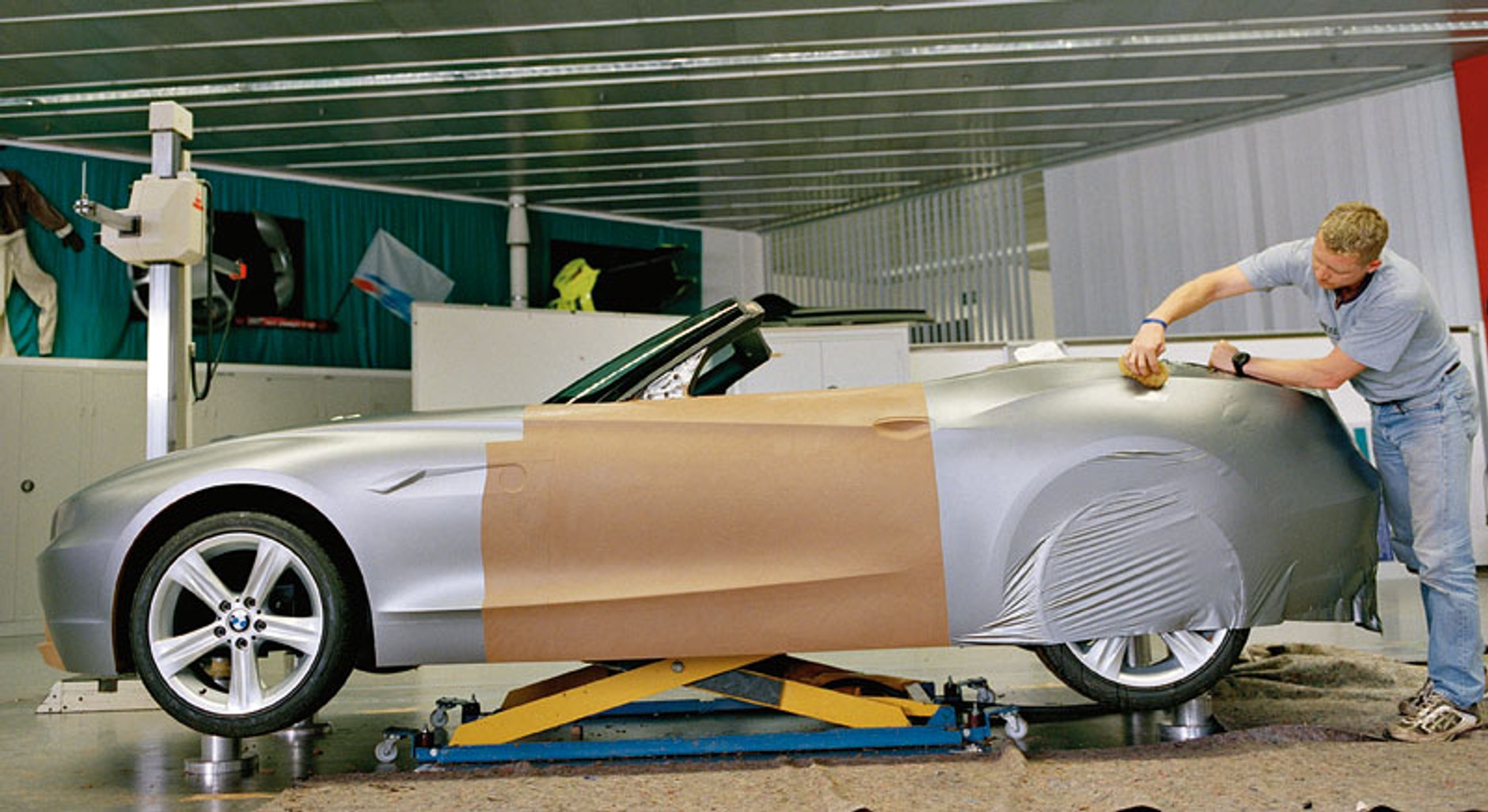 BMW: nowy Z4 Roadster wylądował w Warszawie (cena w Polsce)