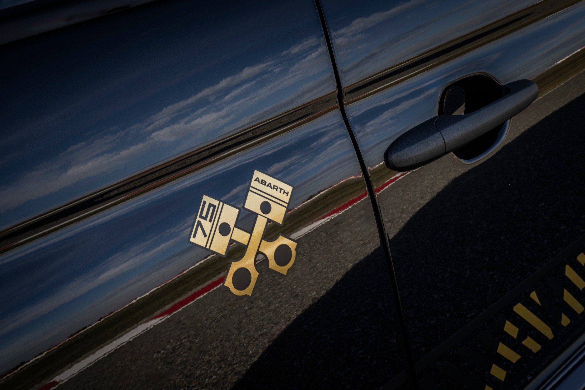 Abarth 695 75 Anniversario