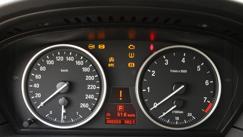 Stop przekręcaniu liczników! Nieważne, kto oszukał, handlarz odpowiada!