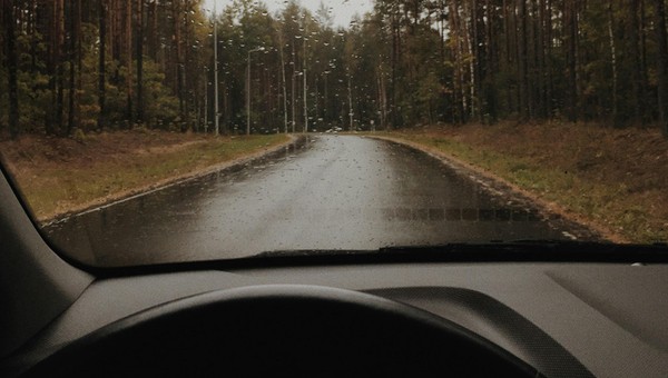 Jesienią na drodze pojawi się "zagrożenie", którego kierowcy nie są świadomi. Ekspert ostrzega