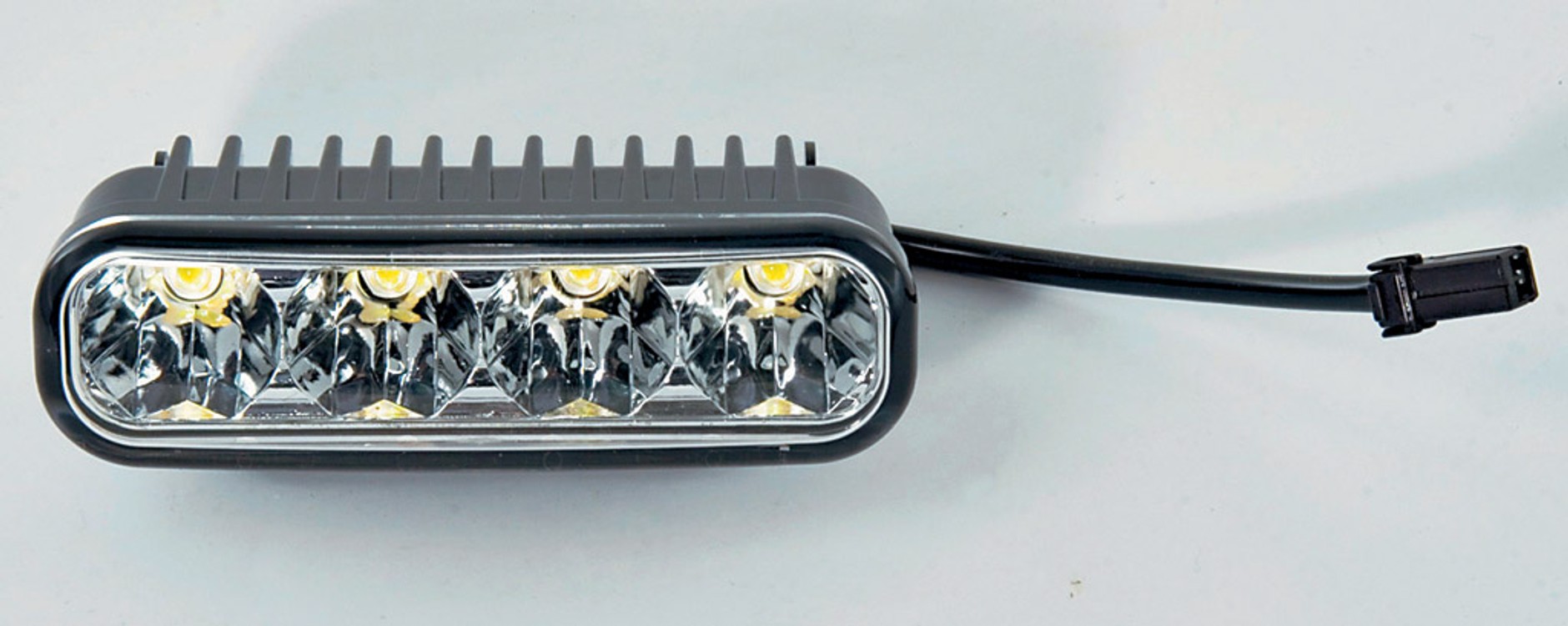 Zobacz, jak samodzielnie zamontować światła do jazdy dziennej