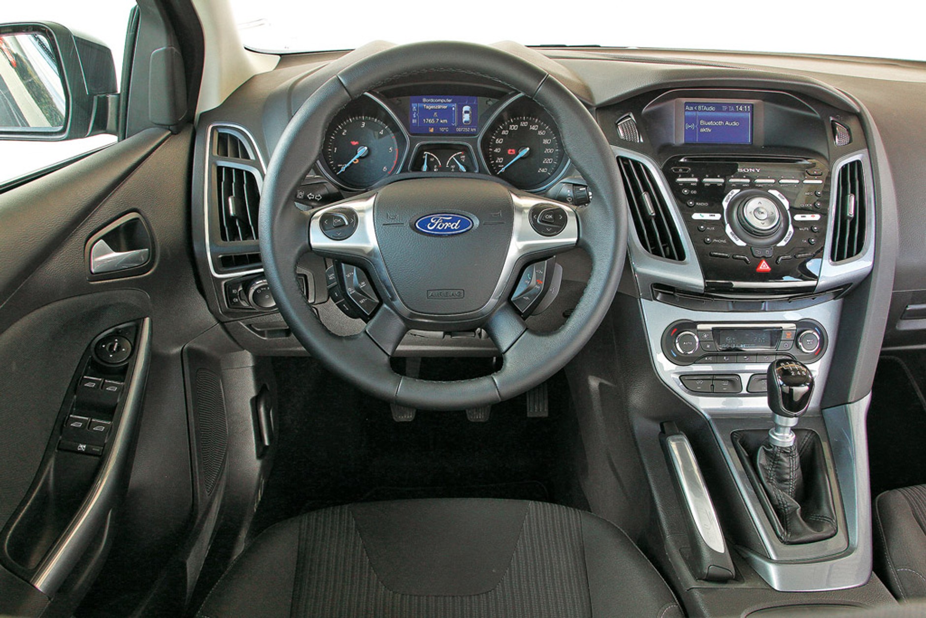 Focus kontra Astra i Golf: sprawdzamy czy Ford wyprzedzi konkurencję?