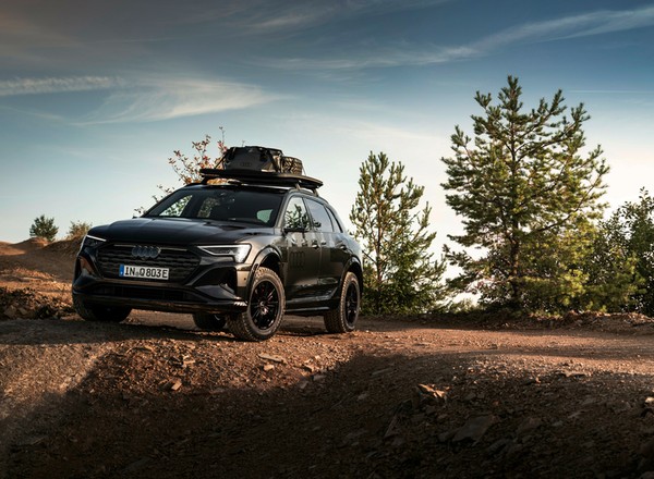 Audi Q8 e-tron edition Dakar. Stworzone do jazdy nie tylko po asfalcie