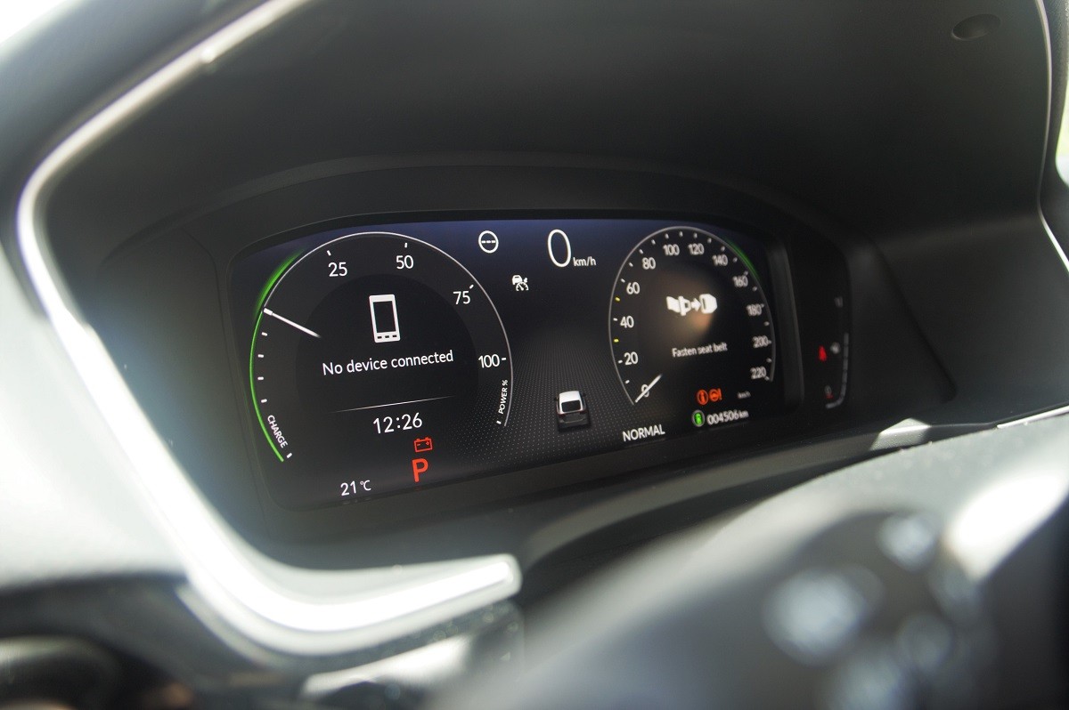 10,2-calowy ekran wirtualnych zegarów (dobra grafika!)