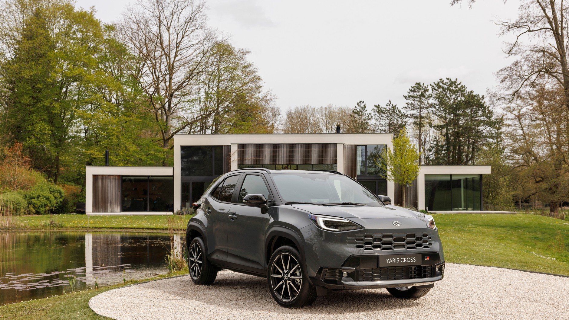Toyota Yaris Cross w kolorze Storm Grey