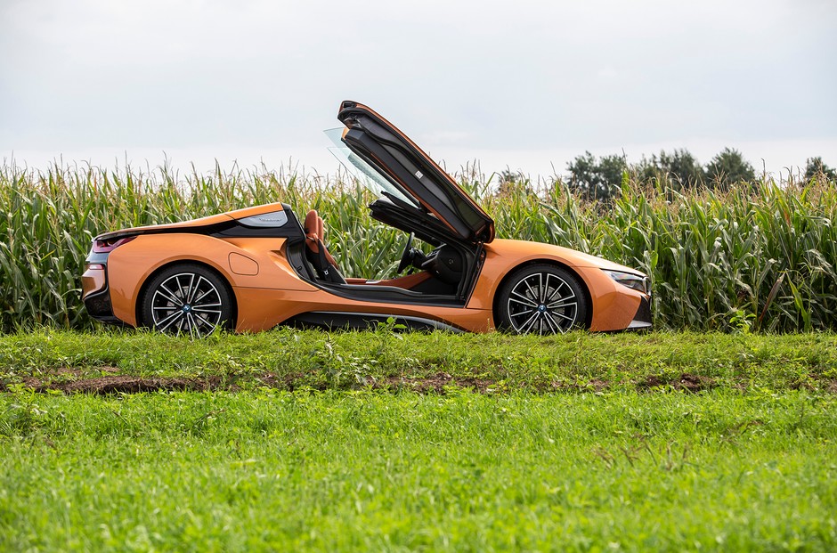Test BMW i8 Roadster - futurystycznie i luksusowo