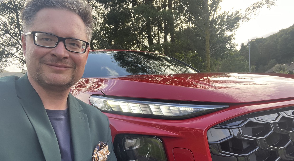 Jeździłem nowym Audi Q3. Jedną z zalet odkrywa dopiero po zmierzchu. No i te "migacze" to tak na serio