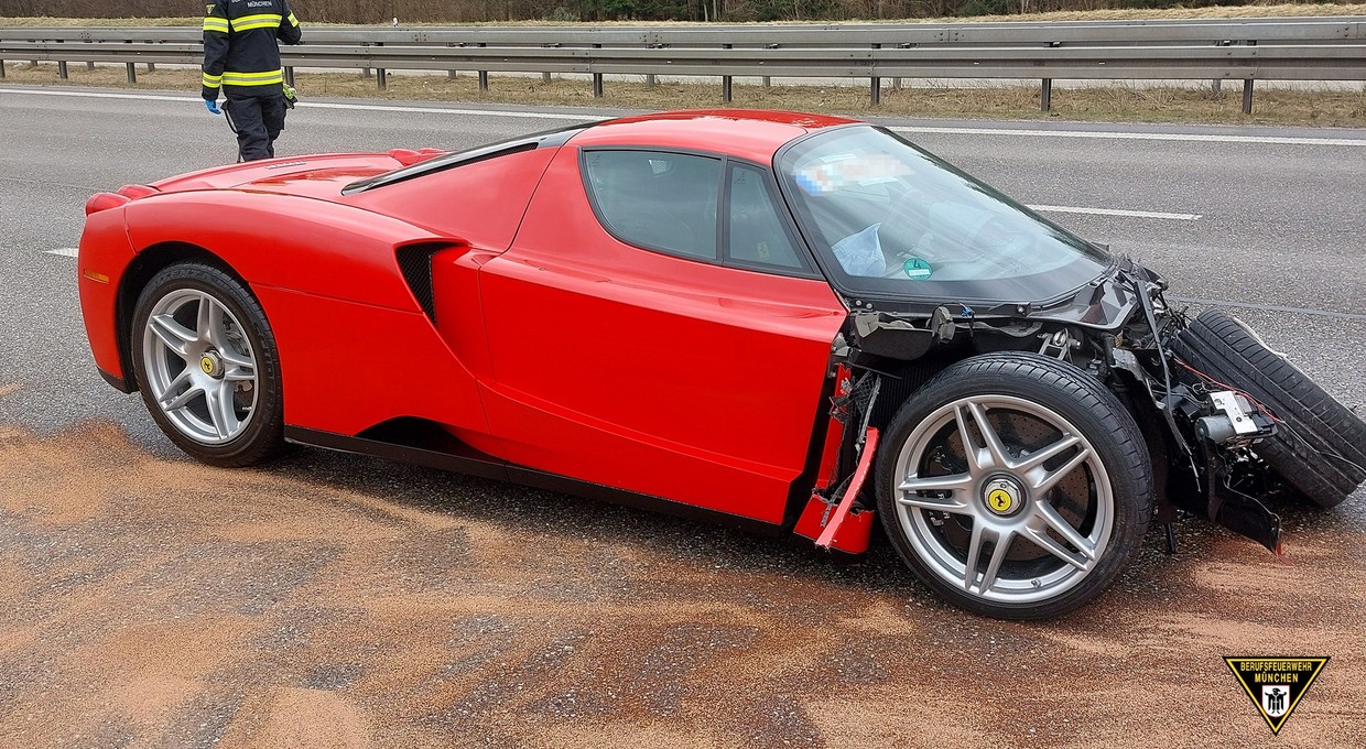 Ferrari Enzo rozbite na niemieckiej autostradzie. Prawdopodobnie nie prowadził właściciel
