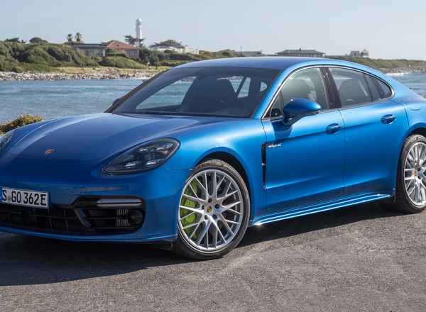 Jak pogodzić ogień z wodą - Panamera Hybrid V8
