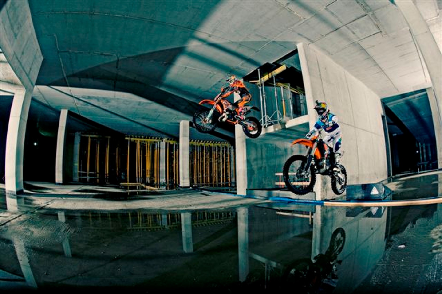 Budowa stanęła - nocne pojedynki na Stadionie Narodowym w Warszawie!