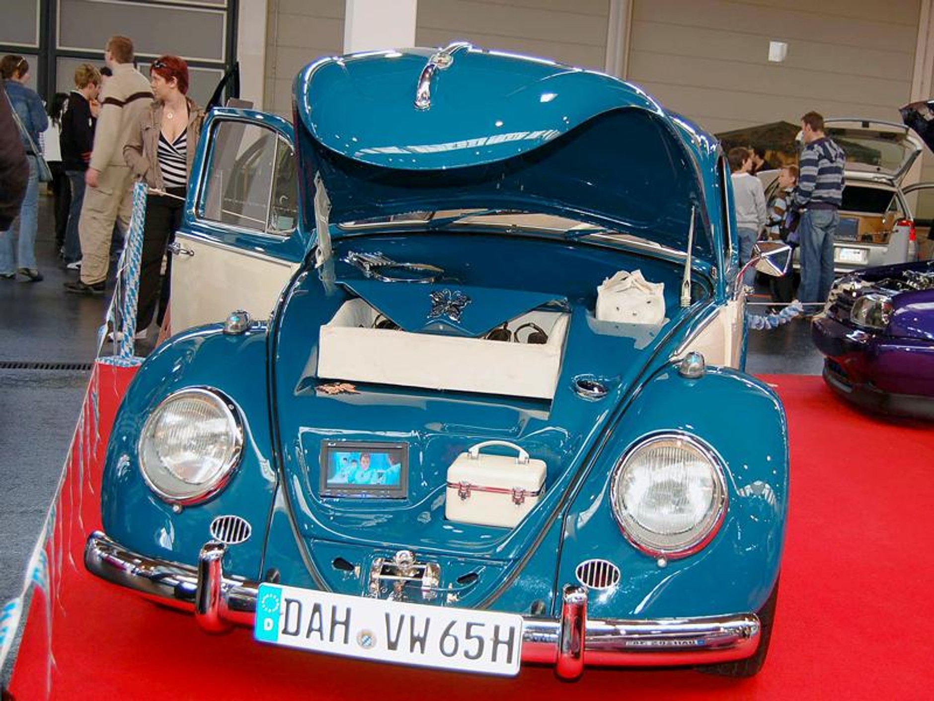 Tuning World Bodensee 2008: Golfy, drifting i dziewczyny -  fotogaleria (2)