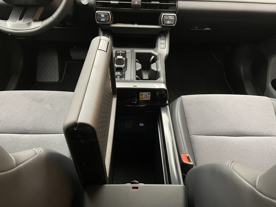 Nowa Toyota RAV4 (2025)