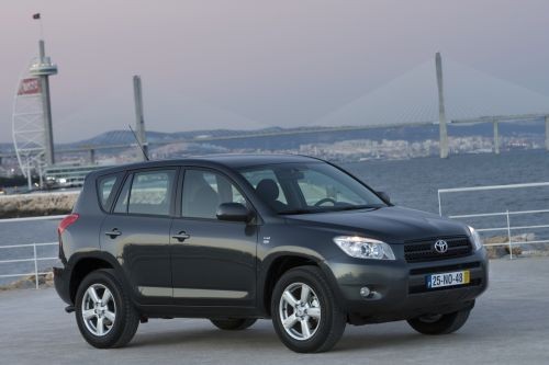 Dni off-roadu w salonach Toyoty